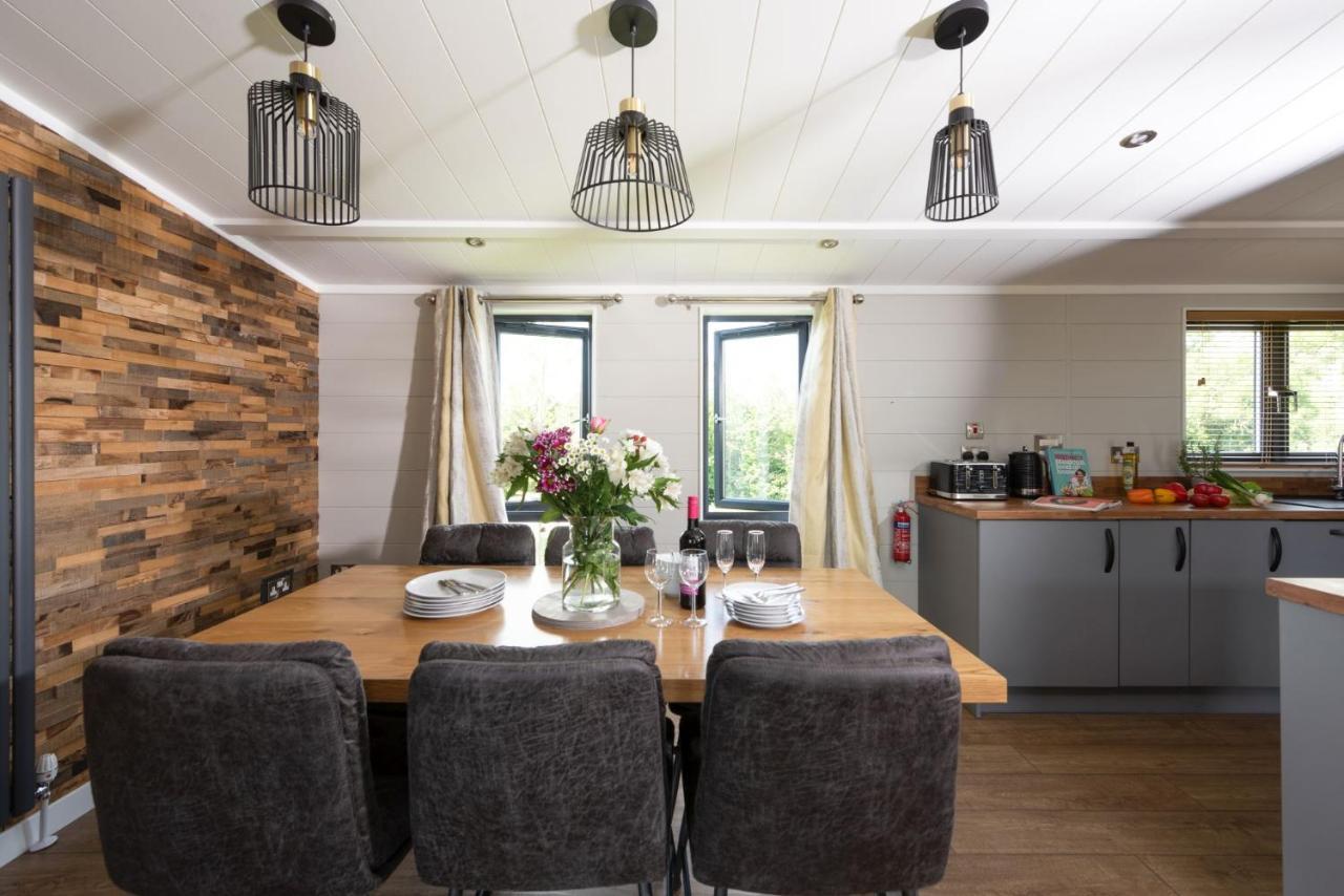 Primrose Lodge, 25 Roadford Lake Lodges Lifton المظهر الخارجي الصورة